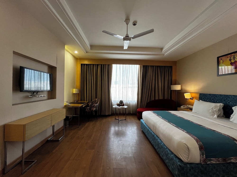 The Conway, Meerut 13/50