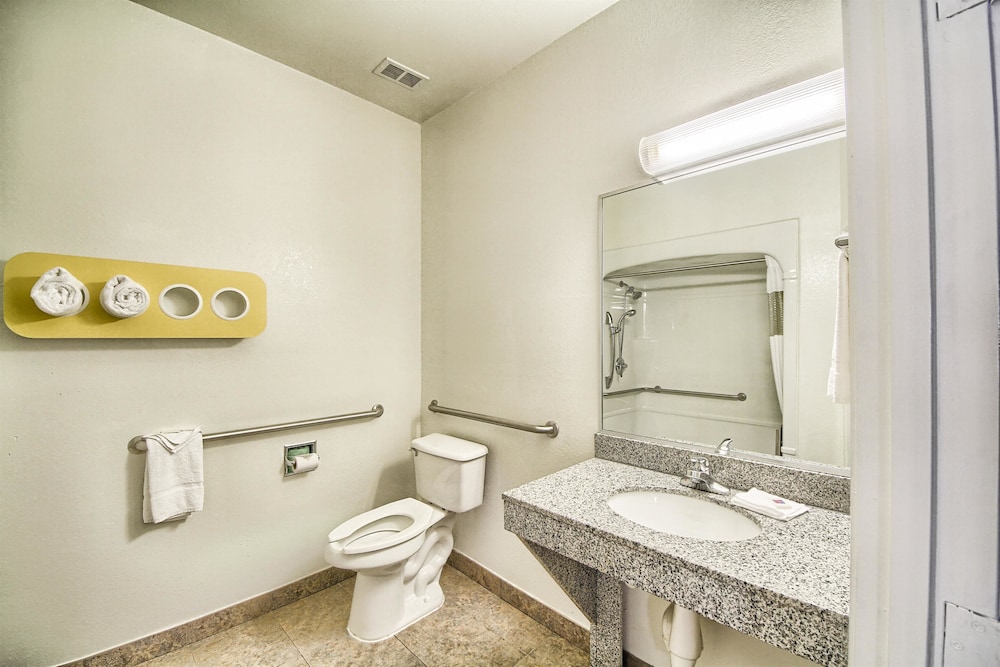 Motel6 Mission, TX 18/49