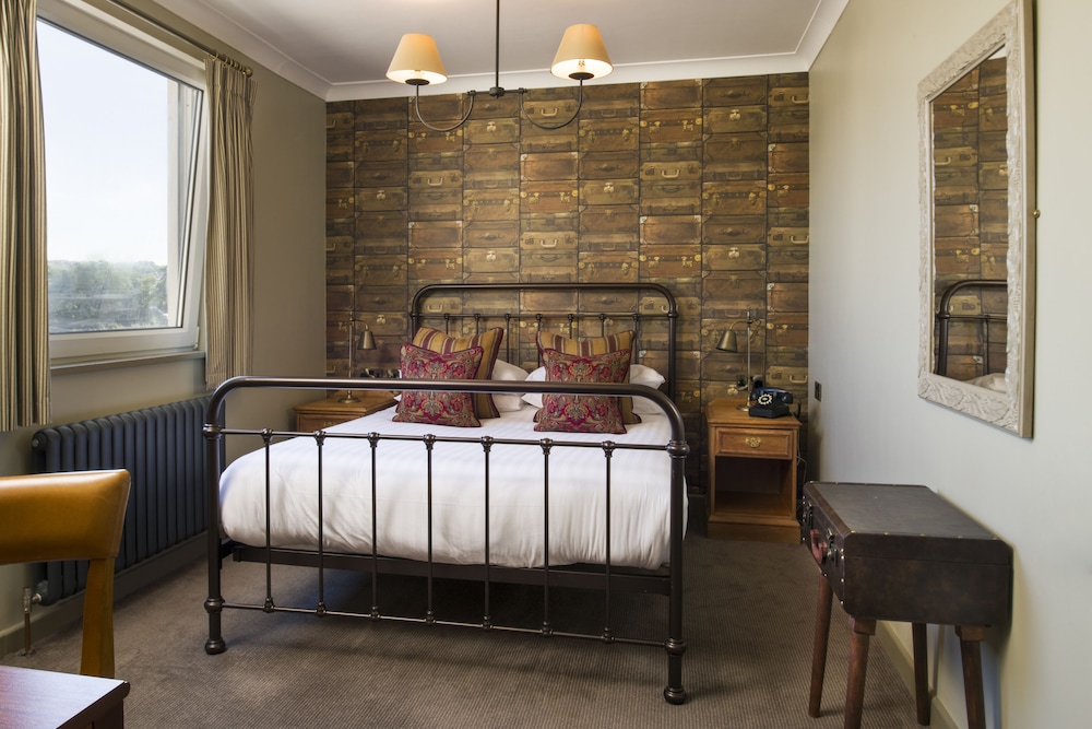 PENVENTON PARK HOTEL 11/42