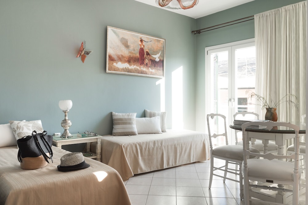 Tinos Resort Hotel 33/50