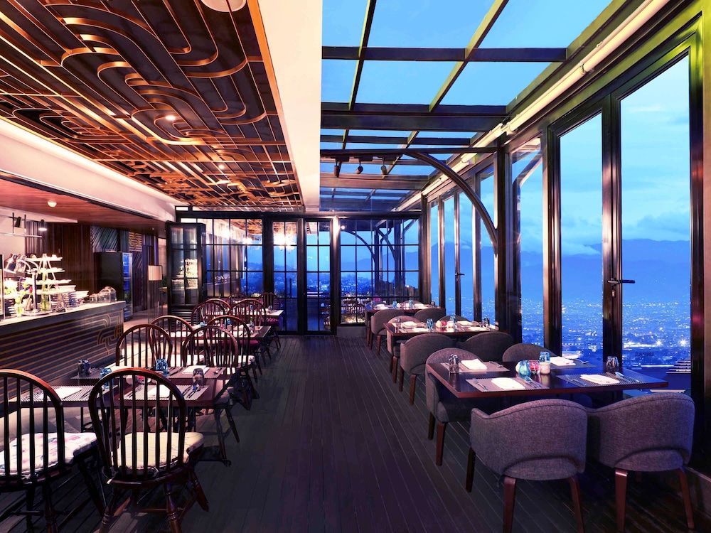 Grand Mercure Bandung Setiabudi 56/71