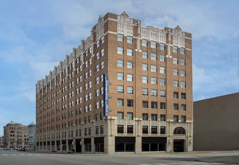 Hampton Inn Indianapolis Downtown Across From Circle Centre 3/75