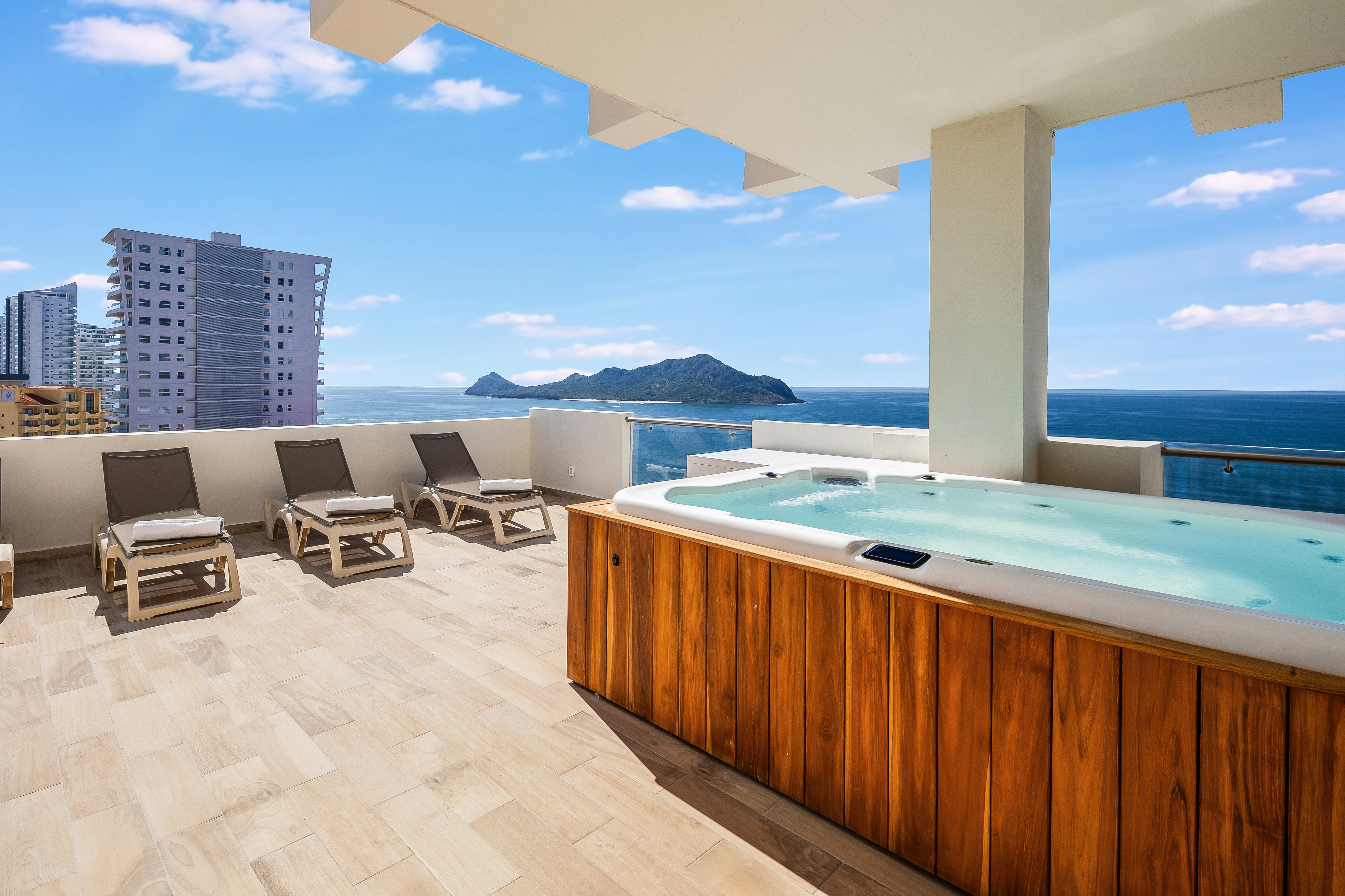 Sunvivia by Fiesta Americana Mazatlan 30/80