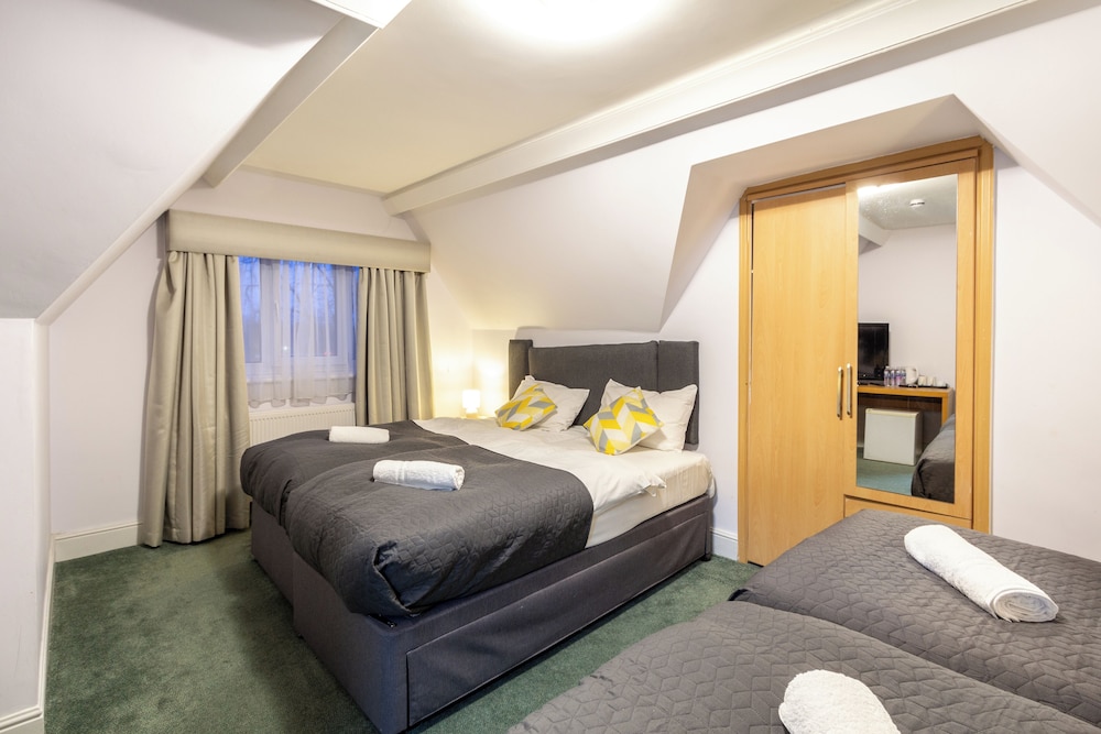 Gatwick Inn 16/53