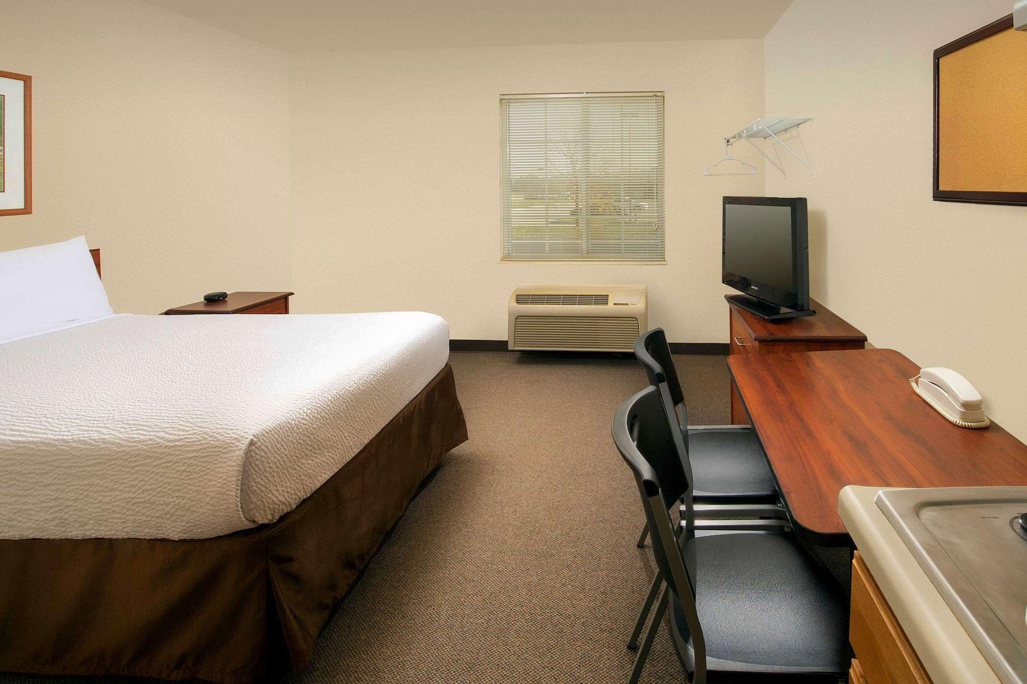 WoodSpring Suites Lincoln Northeast I-80 24/31