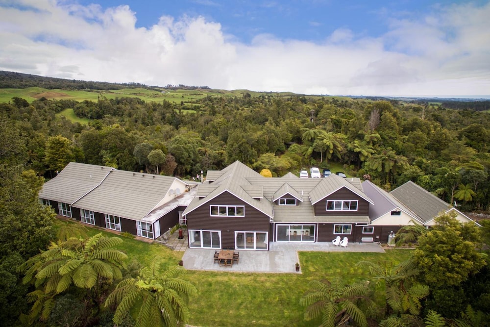PATUHA LODGE 60/66
