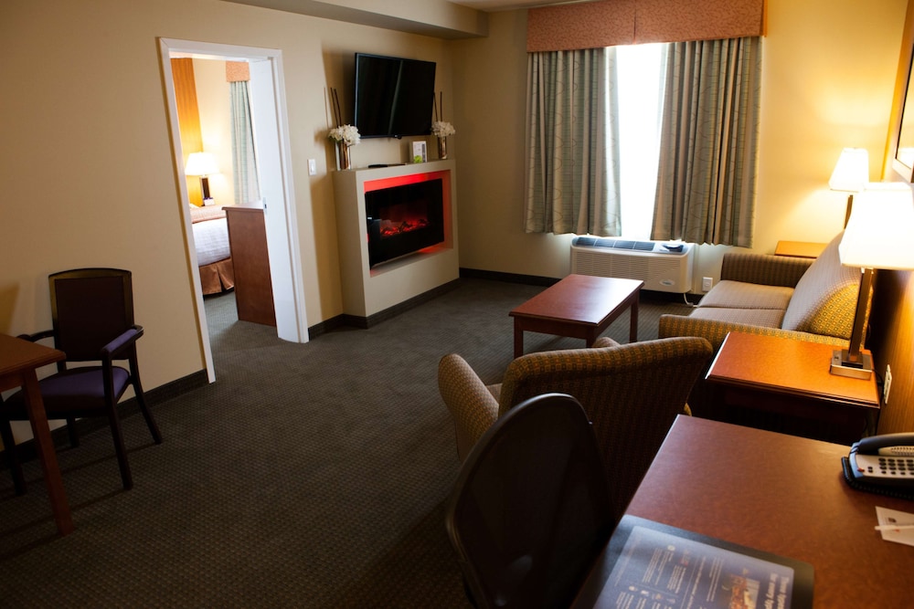 Best Western Plus Service Inn and Suites 40/56