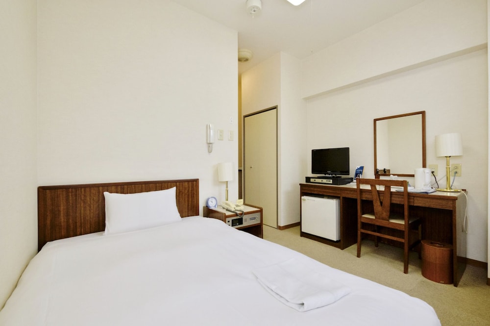 ROOM, SINGLE