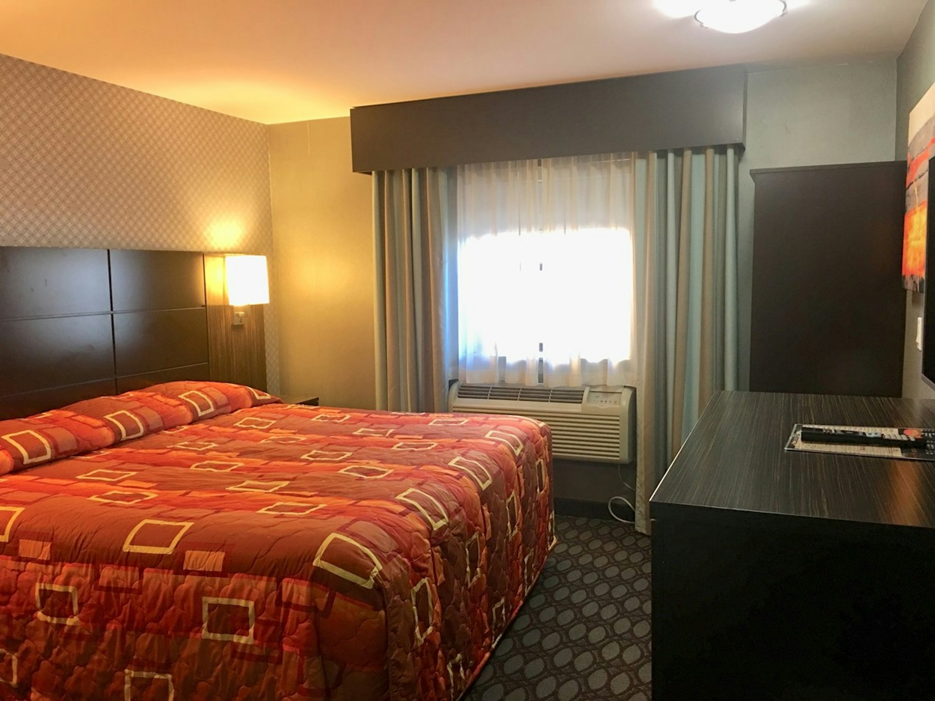 Red Carpet Inn Elmwood Park 12/48