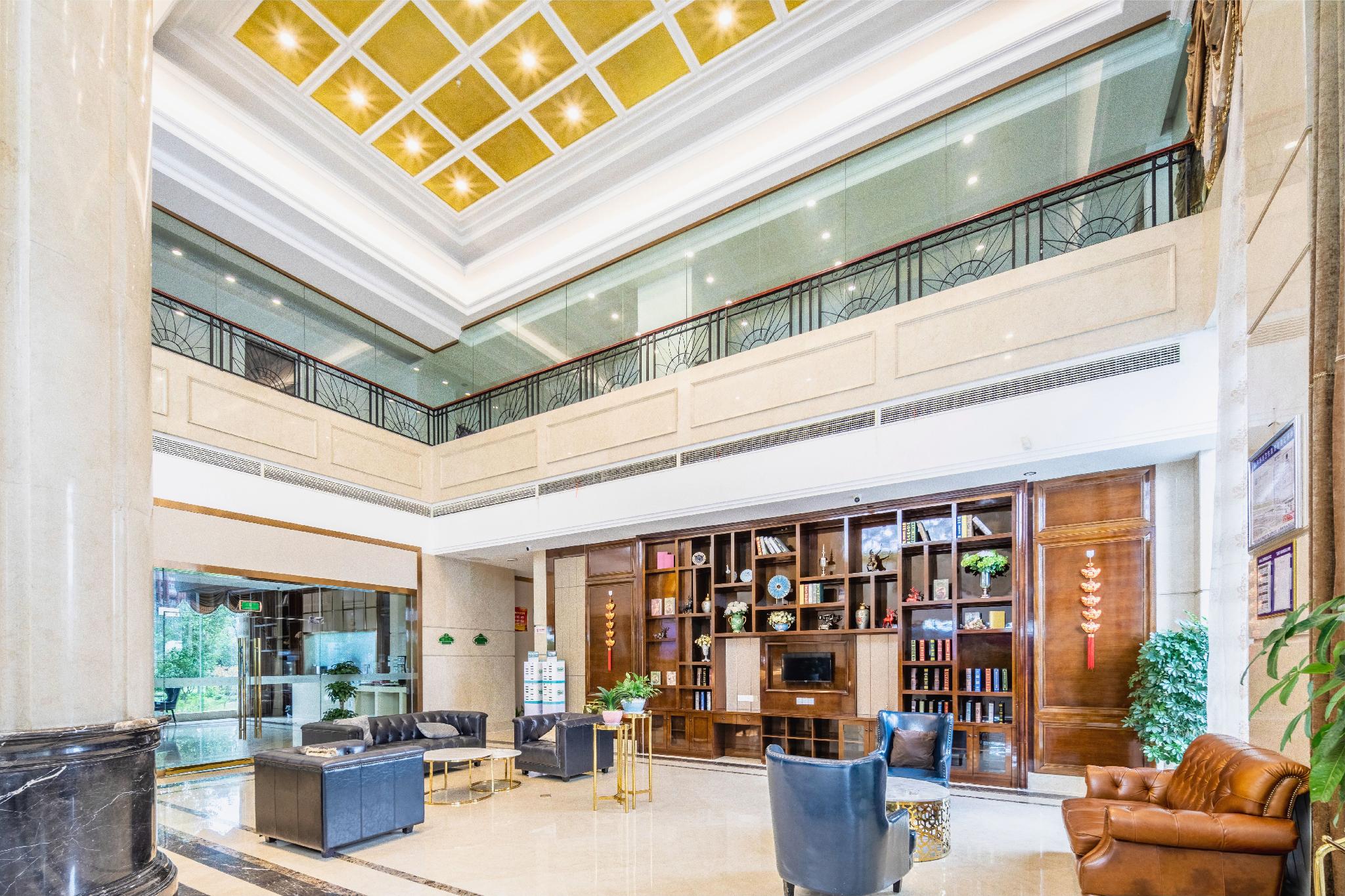 Vienna International Hotel (Loudi Stadium) 20/40