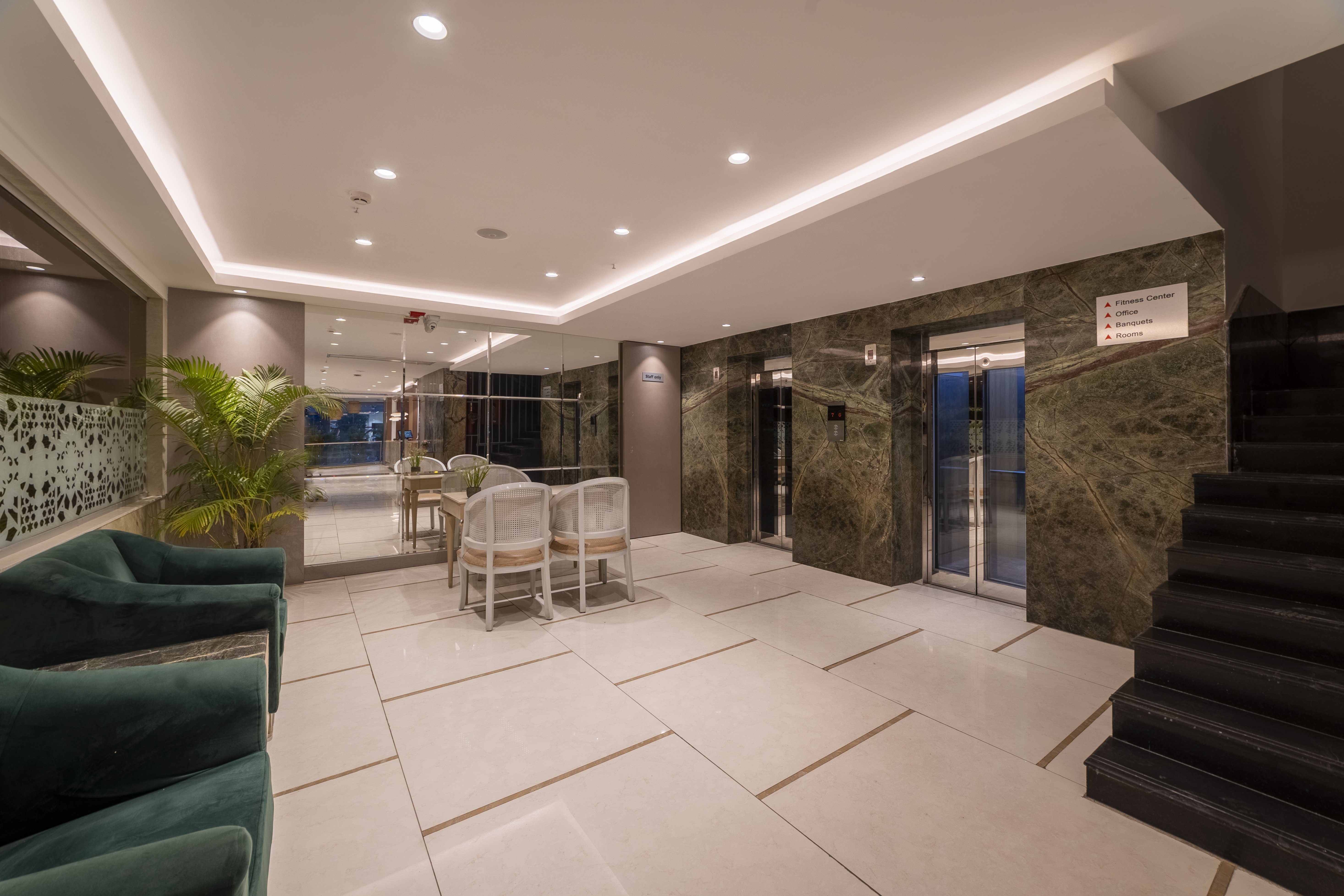 Hotel Manorama 8/57