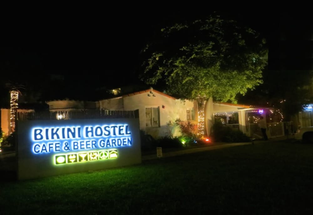 Bikini Hostel Cafe Beer Garden 1/61