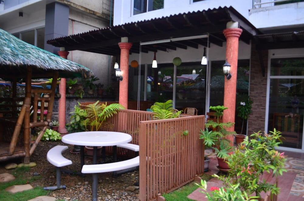 El Nido Royal Palm Inn 52/54