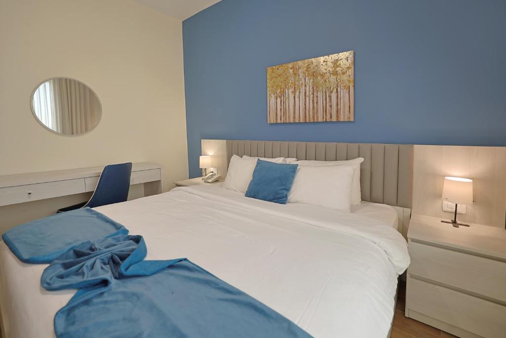 46 Serviced Apartments 12/25