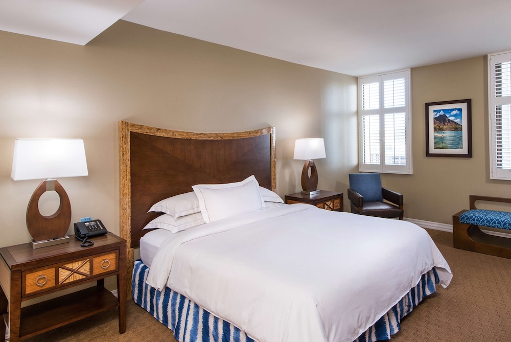 Hilton Grand Vacations Club at Hilton Hawaiian Village 14/50