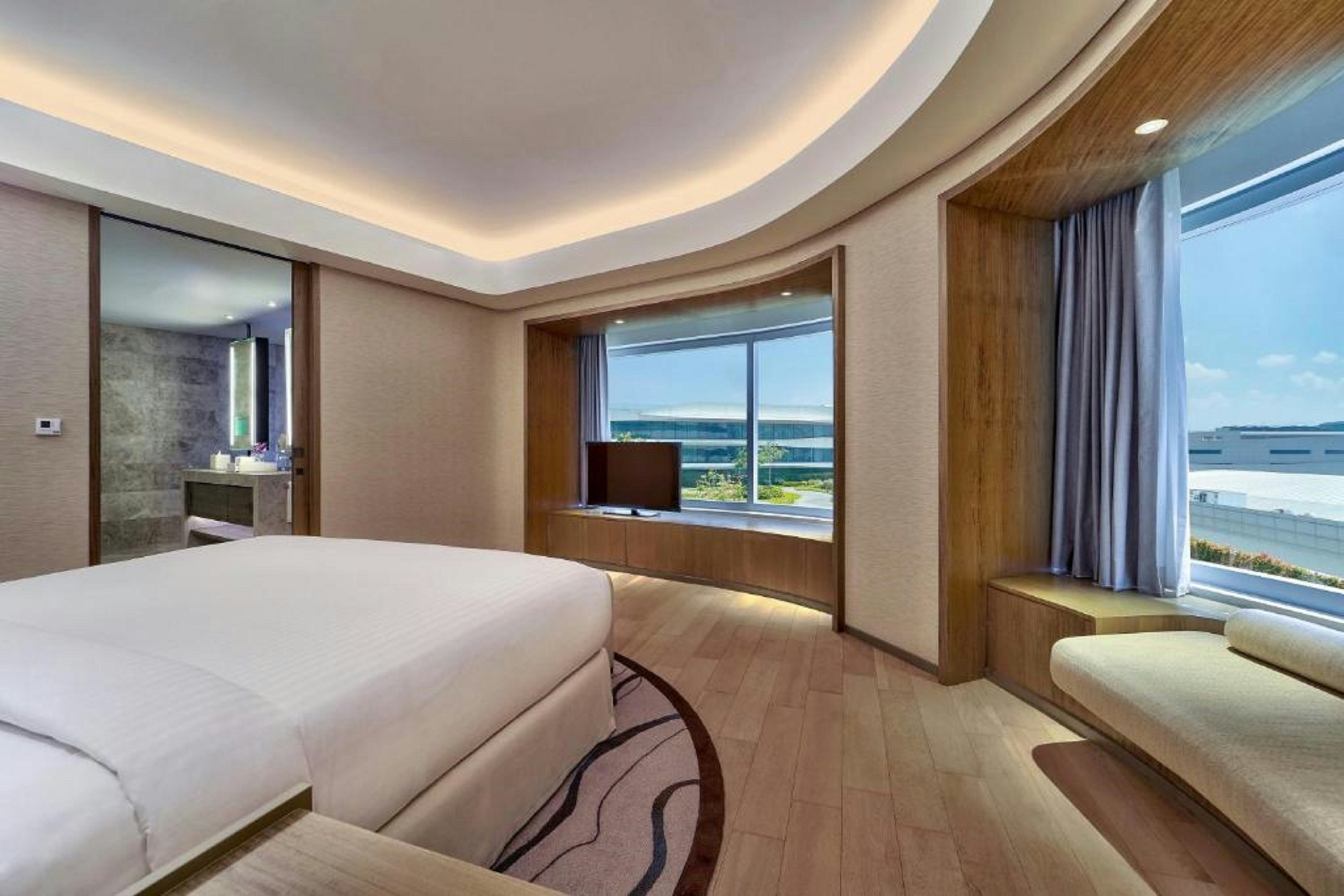 Diplomat, Suite