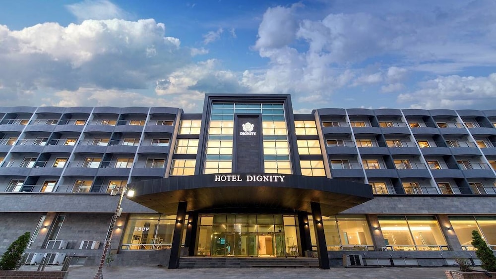 Dignity Hotel 2/70