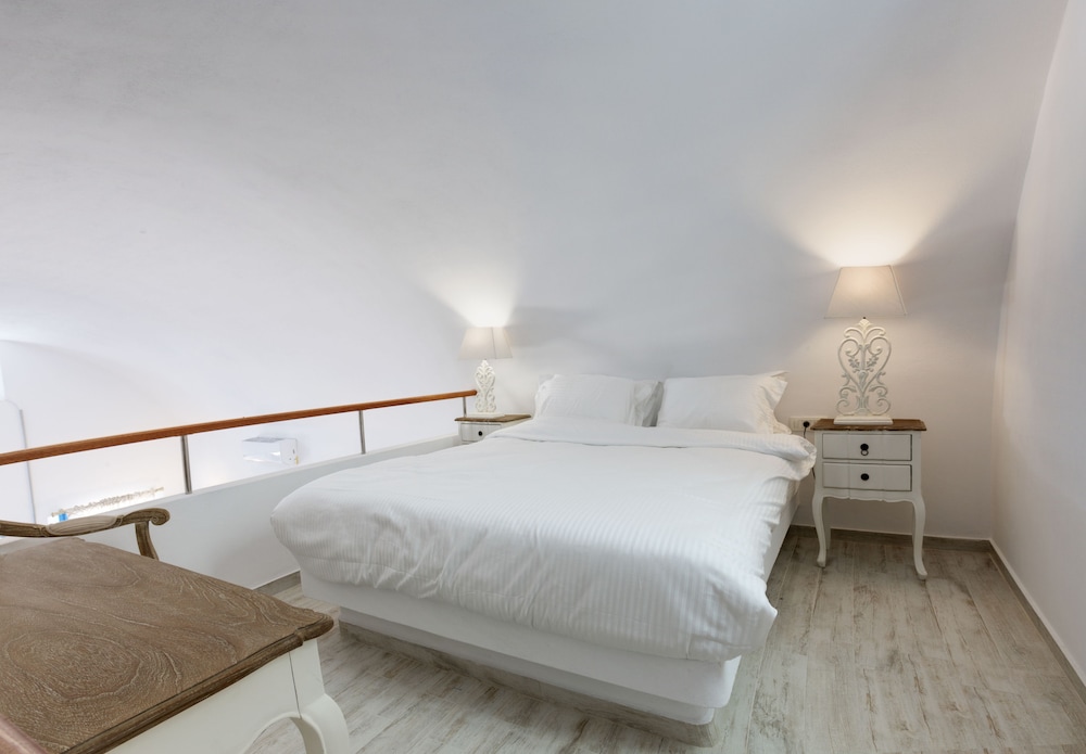 فيلا بريميوم بسرير كينج بإطلالة على البحر بمسبح خاص، Desiterra Santorini 8/10