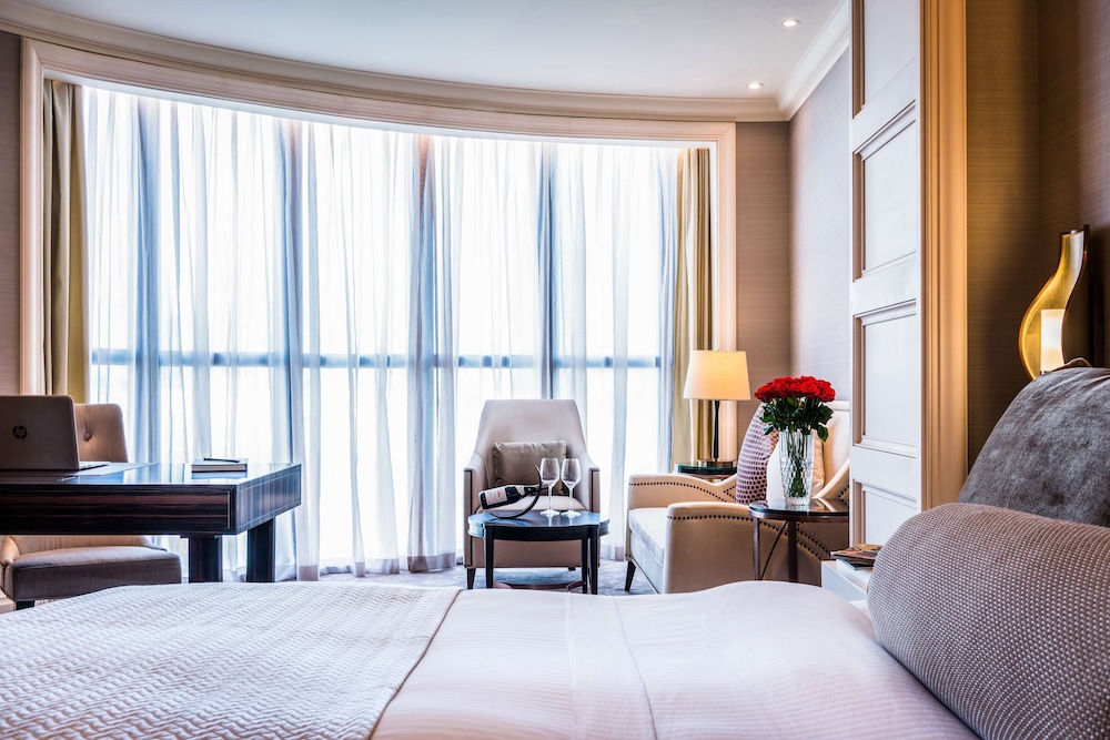 Caravelle Hotel Saigon 13/80
