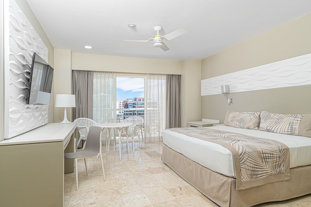 DELUXE, KING BED, RESORT VIEW