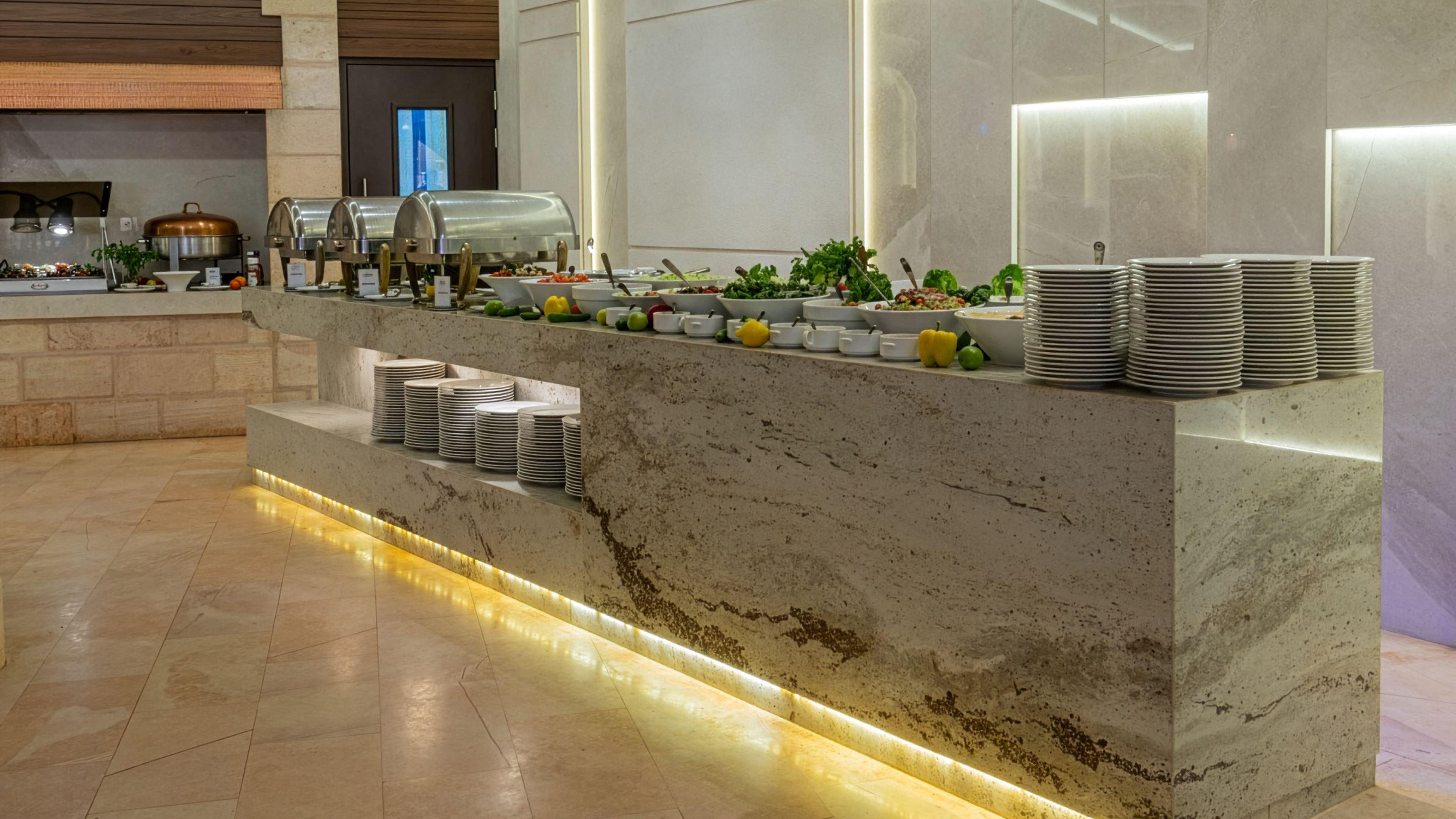 Crown Plaza Resort Petra 3/17