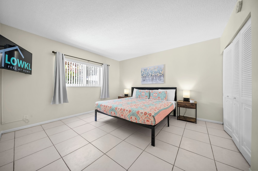 Coco Palms Apartments by Lowkl 2/28