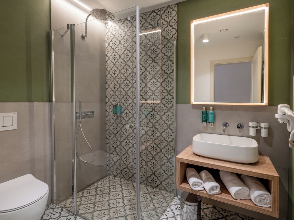 Hotel Modra Ruze 39/41