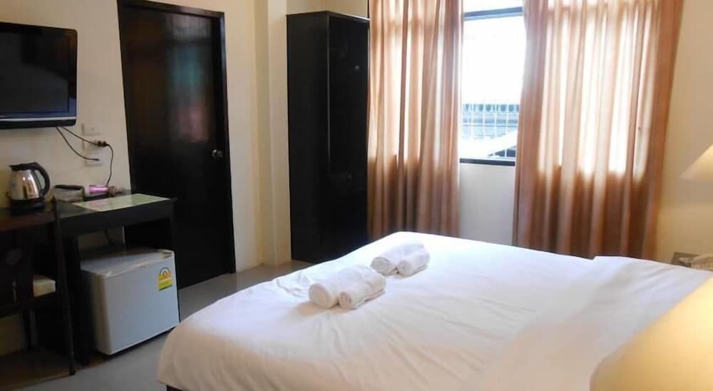 The Bang Khun Phrom Suites 13/36