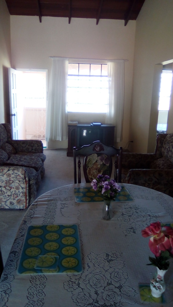 Shonlan Inn And Apartments 14/20