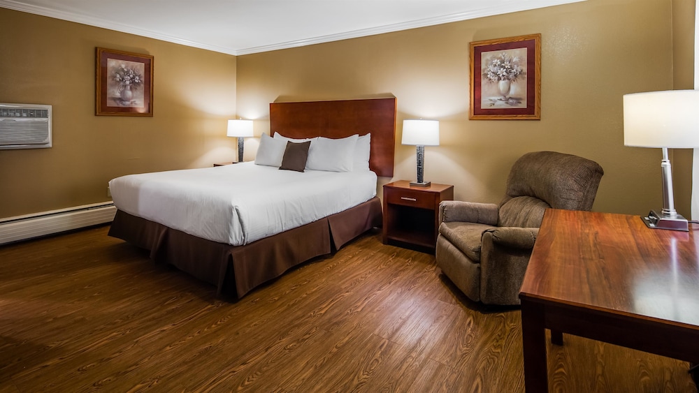 New Englander Inn Bennington 12/32
