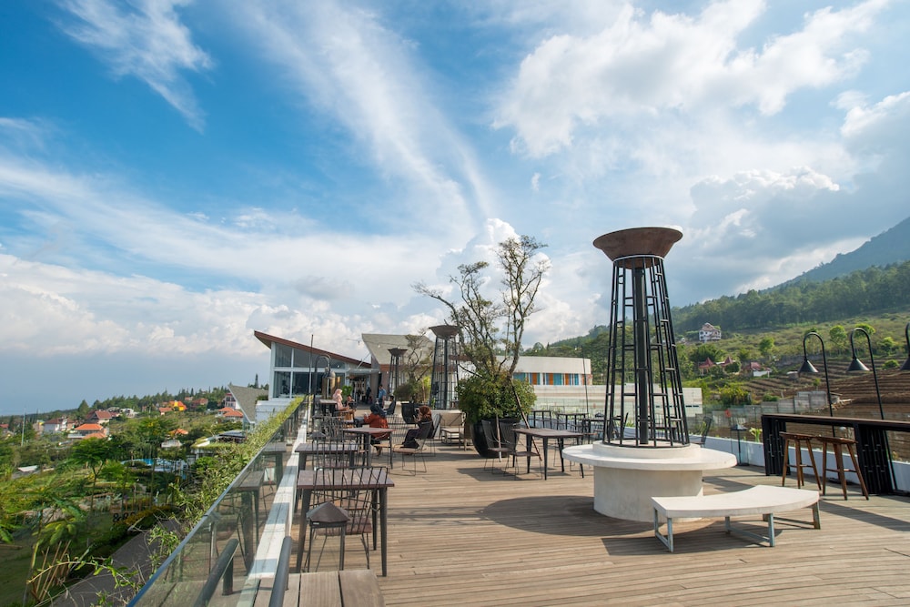 Amarta Hills Hotel And Resort 48/50