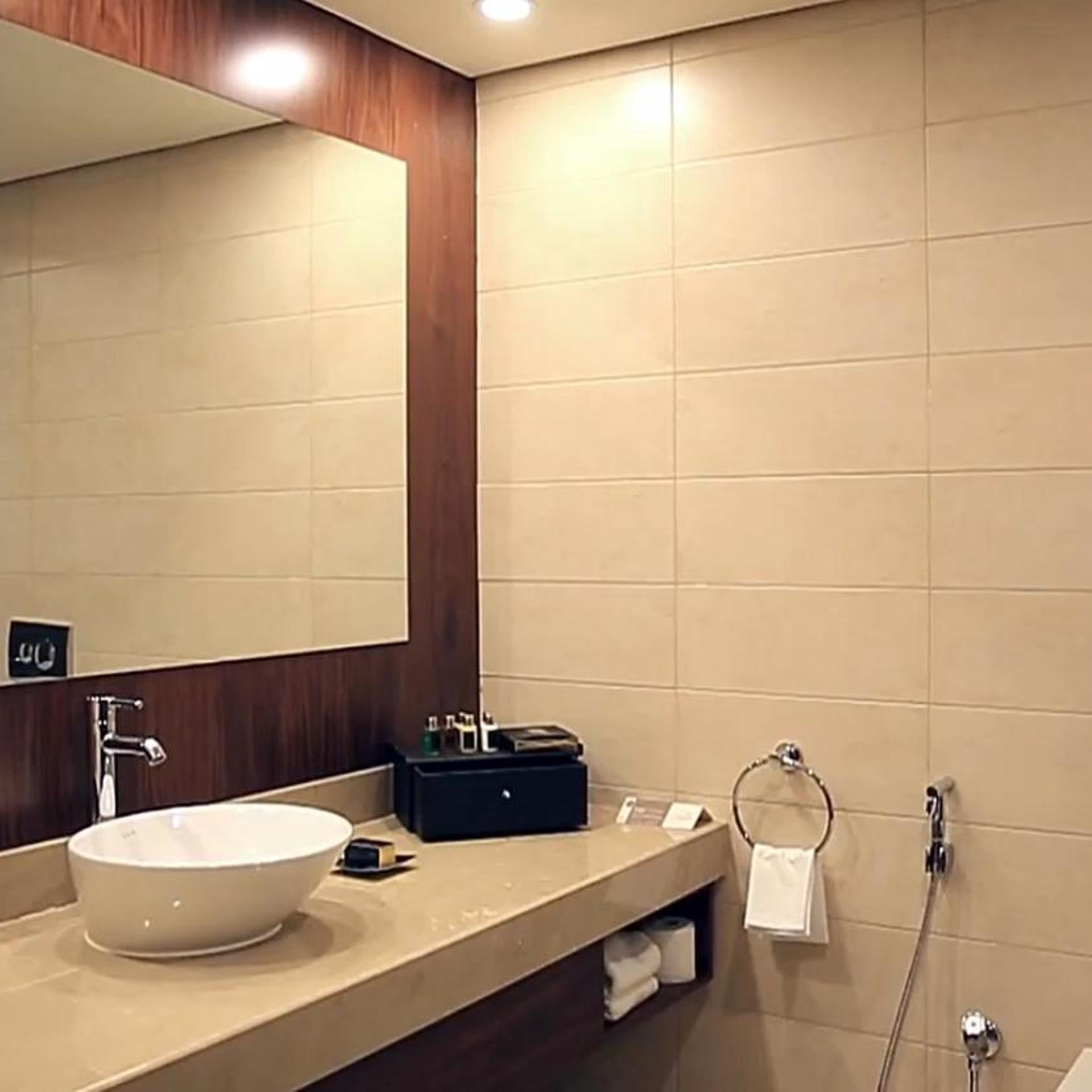 Cristal Erbil Hotel 64/67