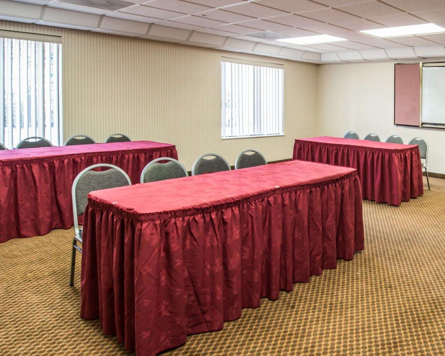 Comfort Inn & Suites Morganton South 32/33