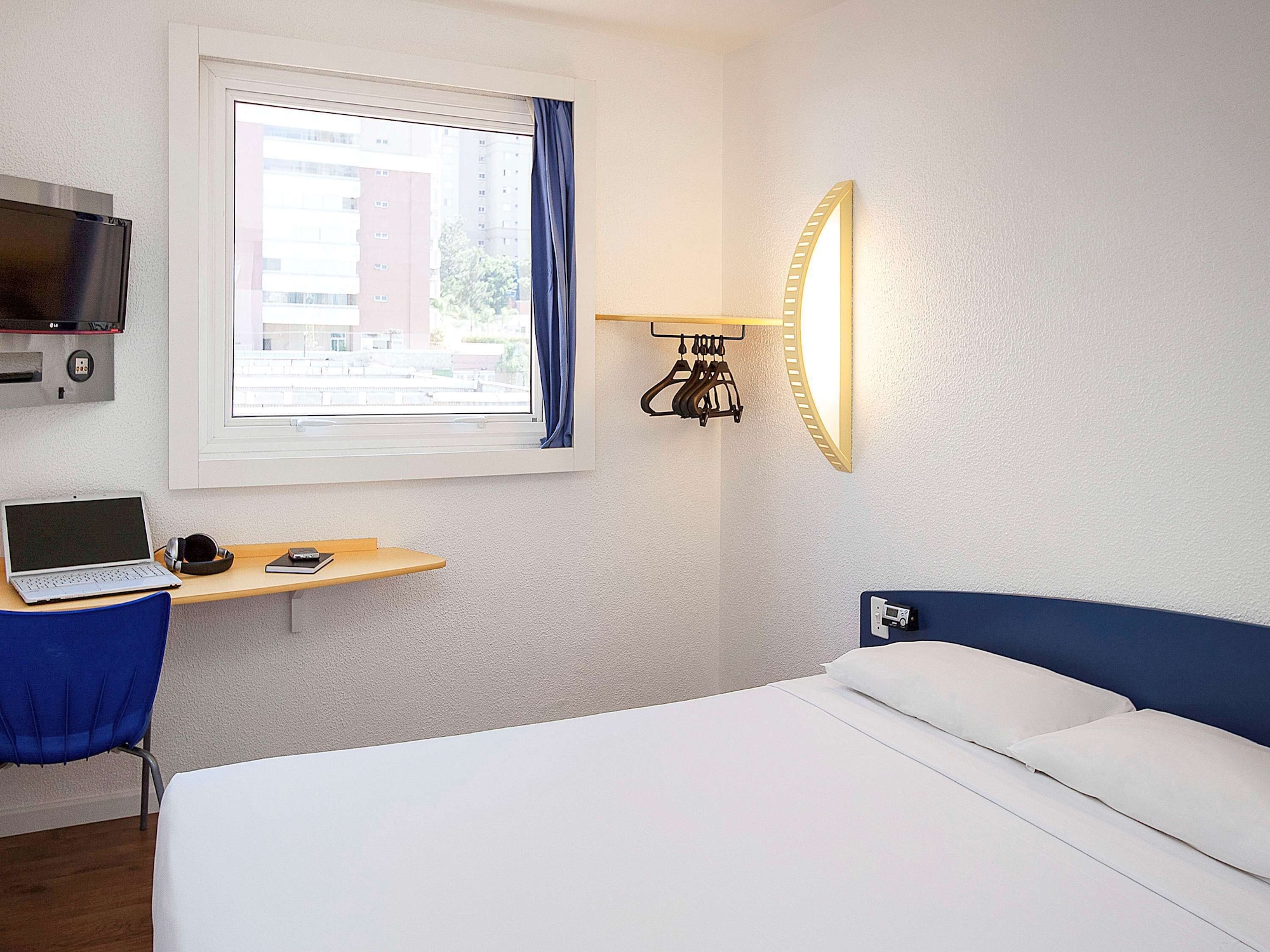 STANDARD, DOUBLE BED