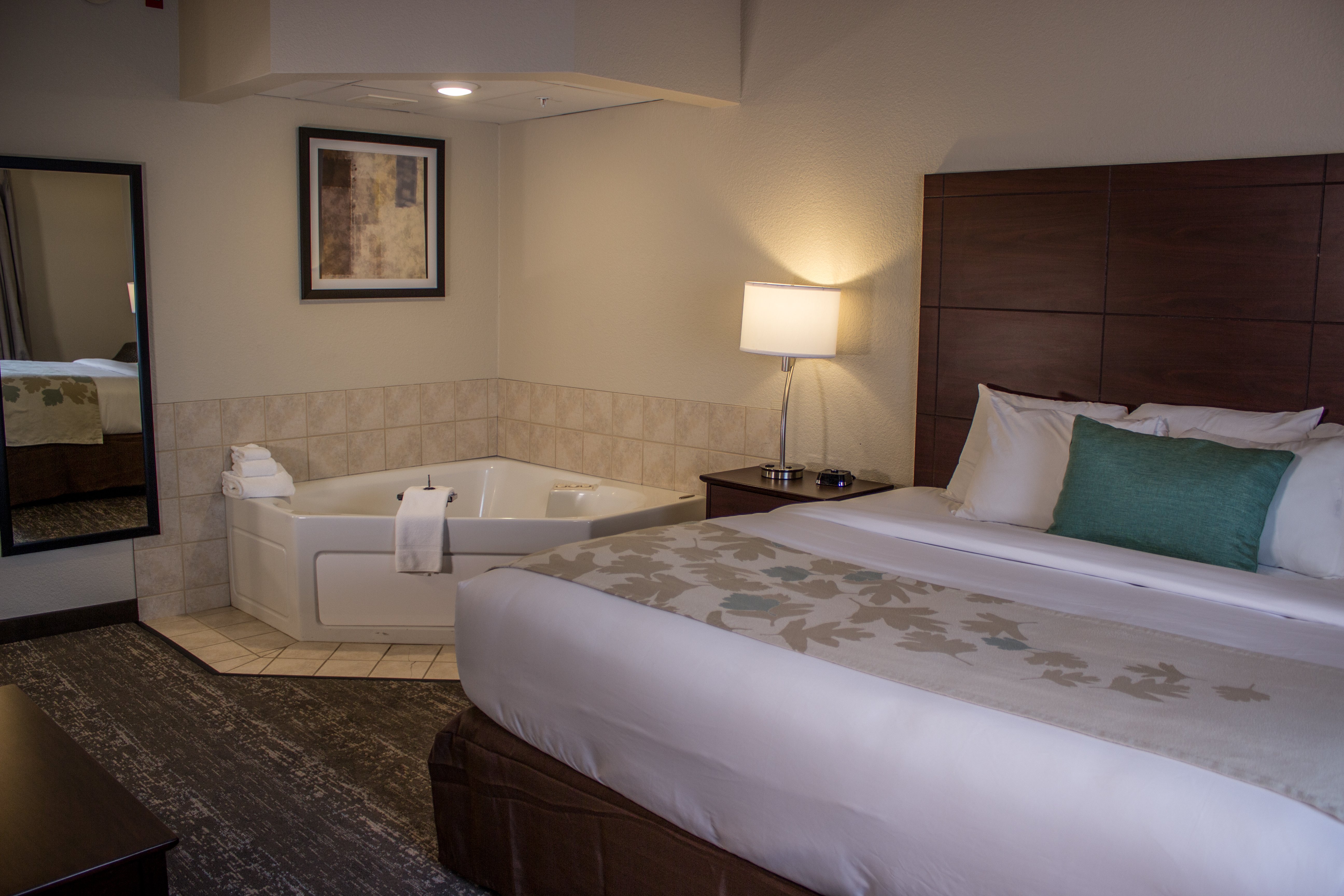 Cobblestone Suites Oshkosh 20/75