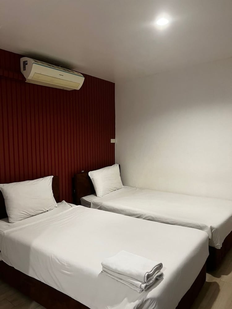 Sandee Room 18/50