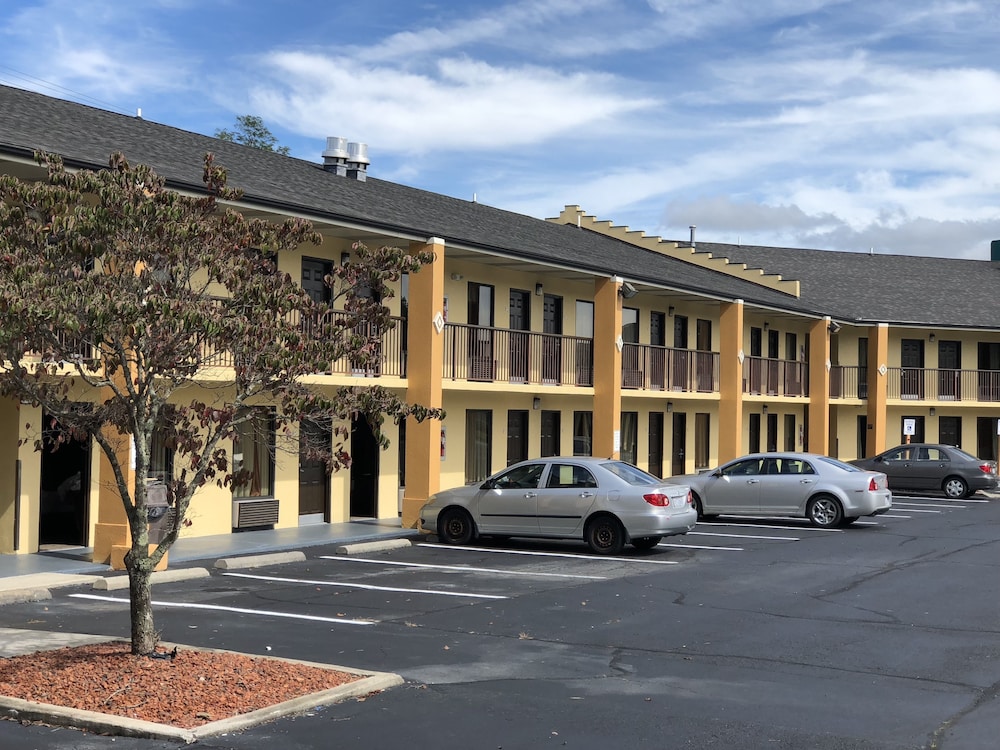Quality Inn Hillsville 3/48