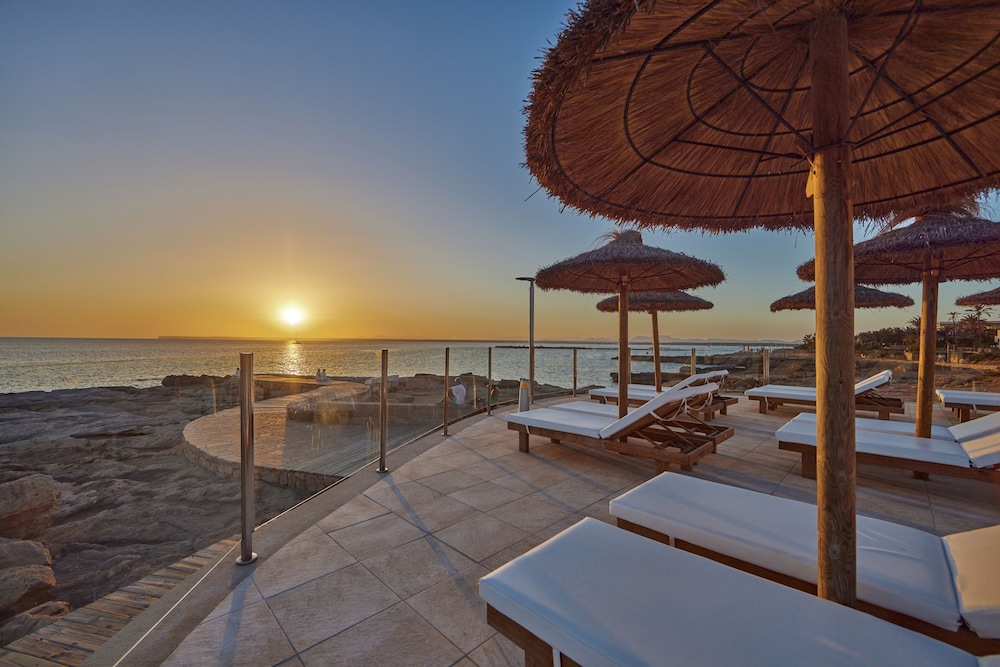 Universal Hotel Cabo Blanco Adults Only 46/75