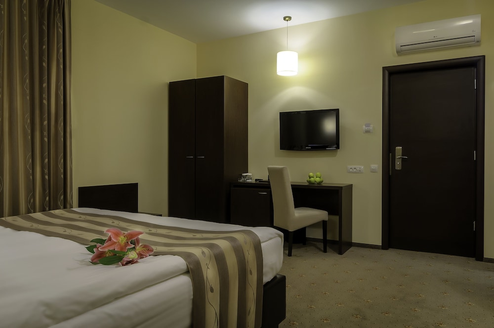 Golden Time Hotel 15/62
