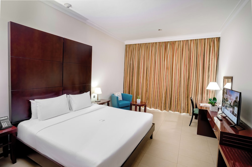 Metropolitan Al Mafraq Hotel 11/71