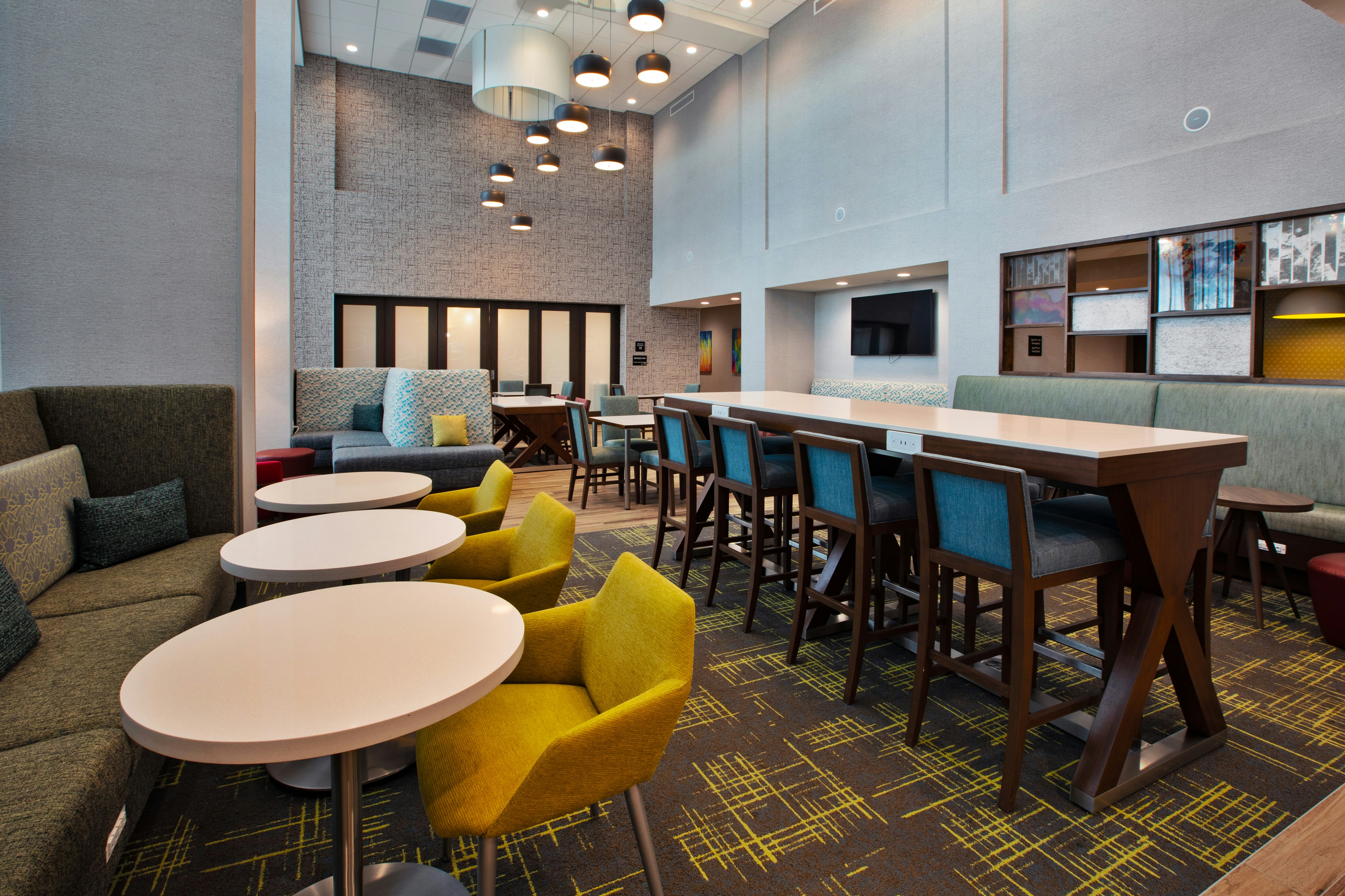 Hampton Inn and Suites by Hilton Indianapolis South Greenwood 20/26