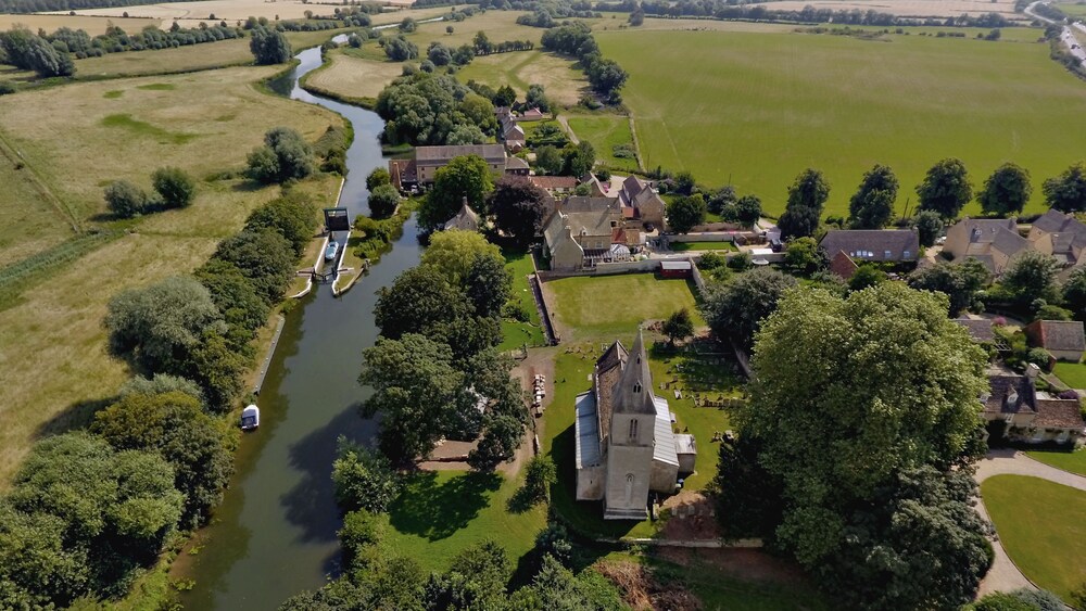 River Nene Cottages 39/50