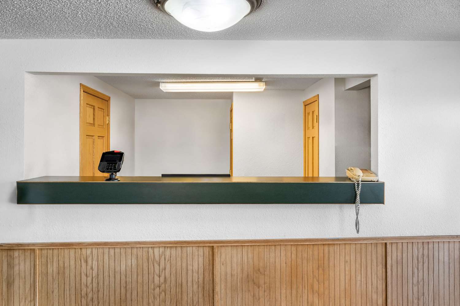Econo Lodge Miles City I-94 6/25
