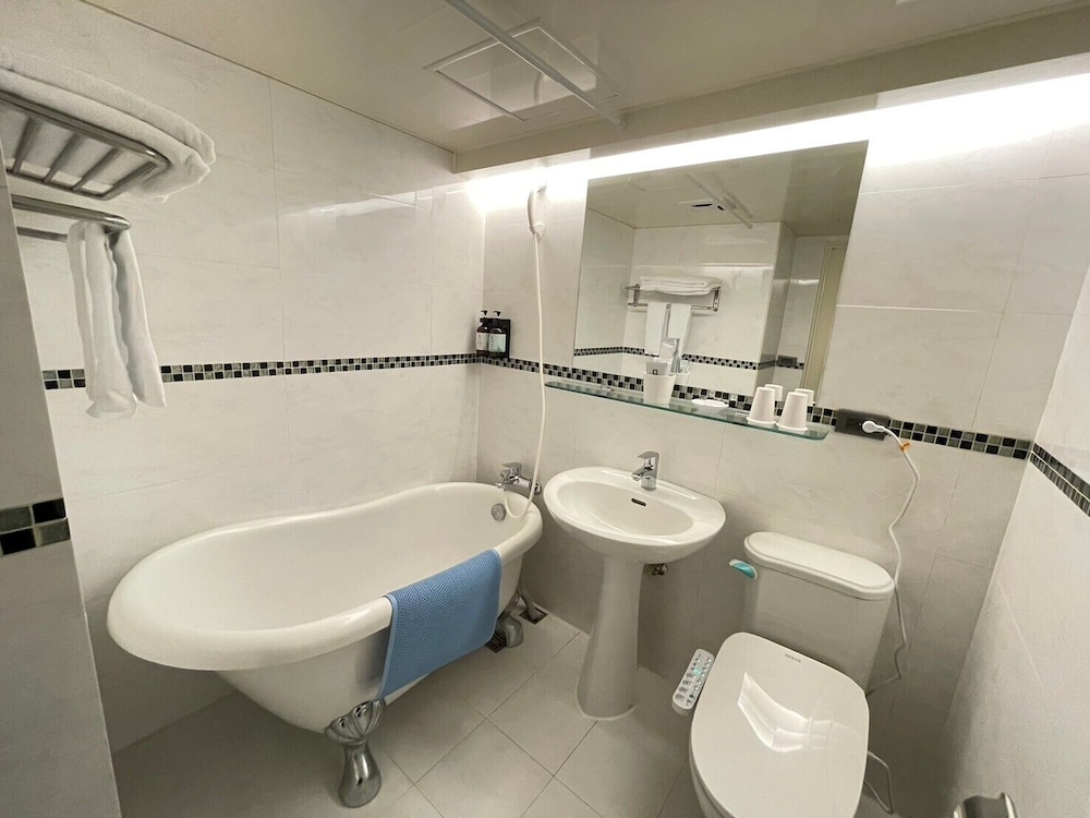 New City Hotel 39/41