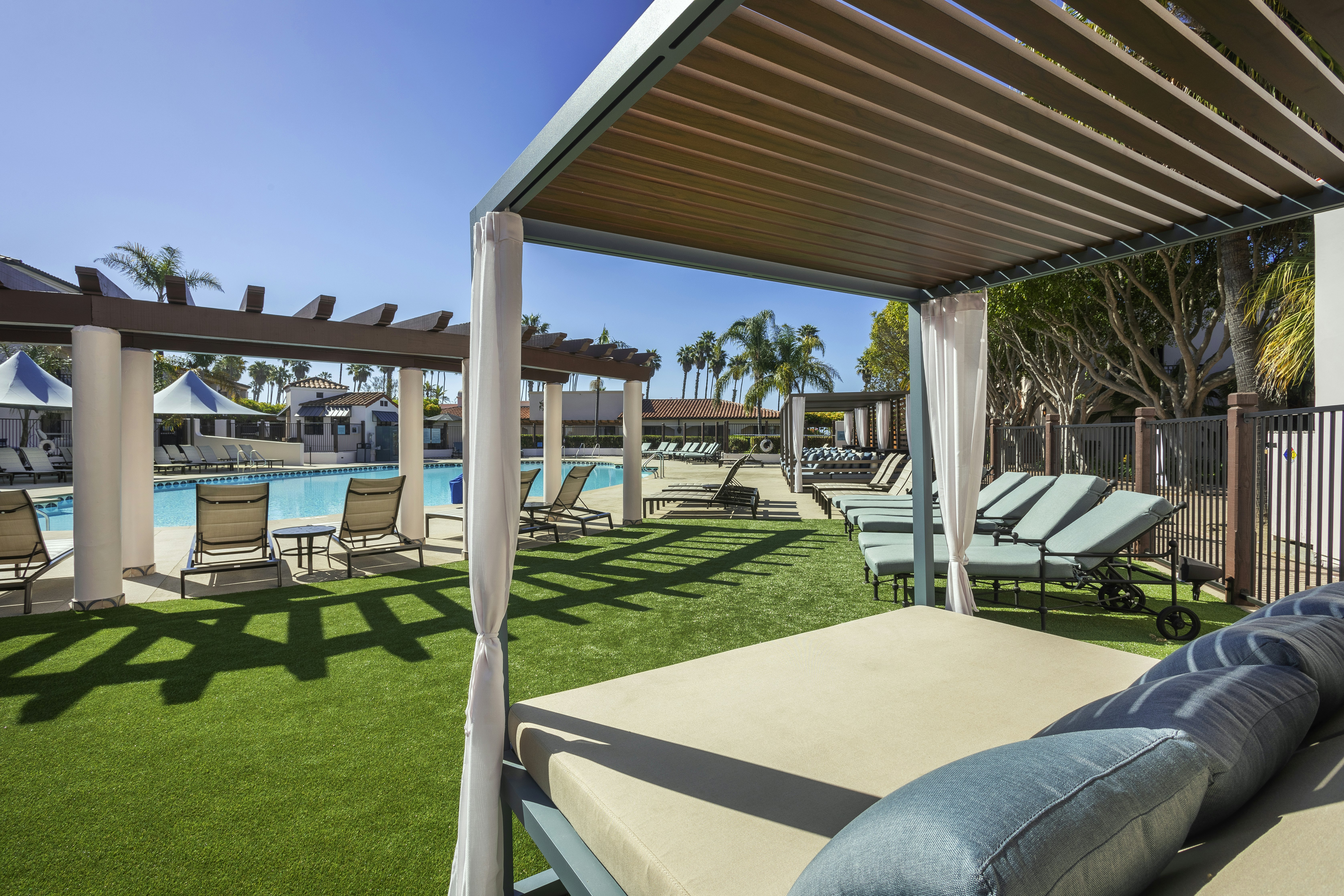 Hilton Santa Barbara Beachfront Resort 30/70