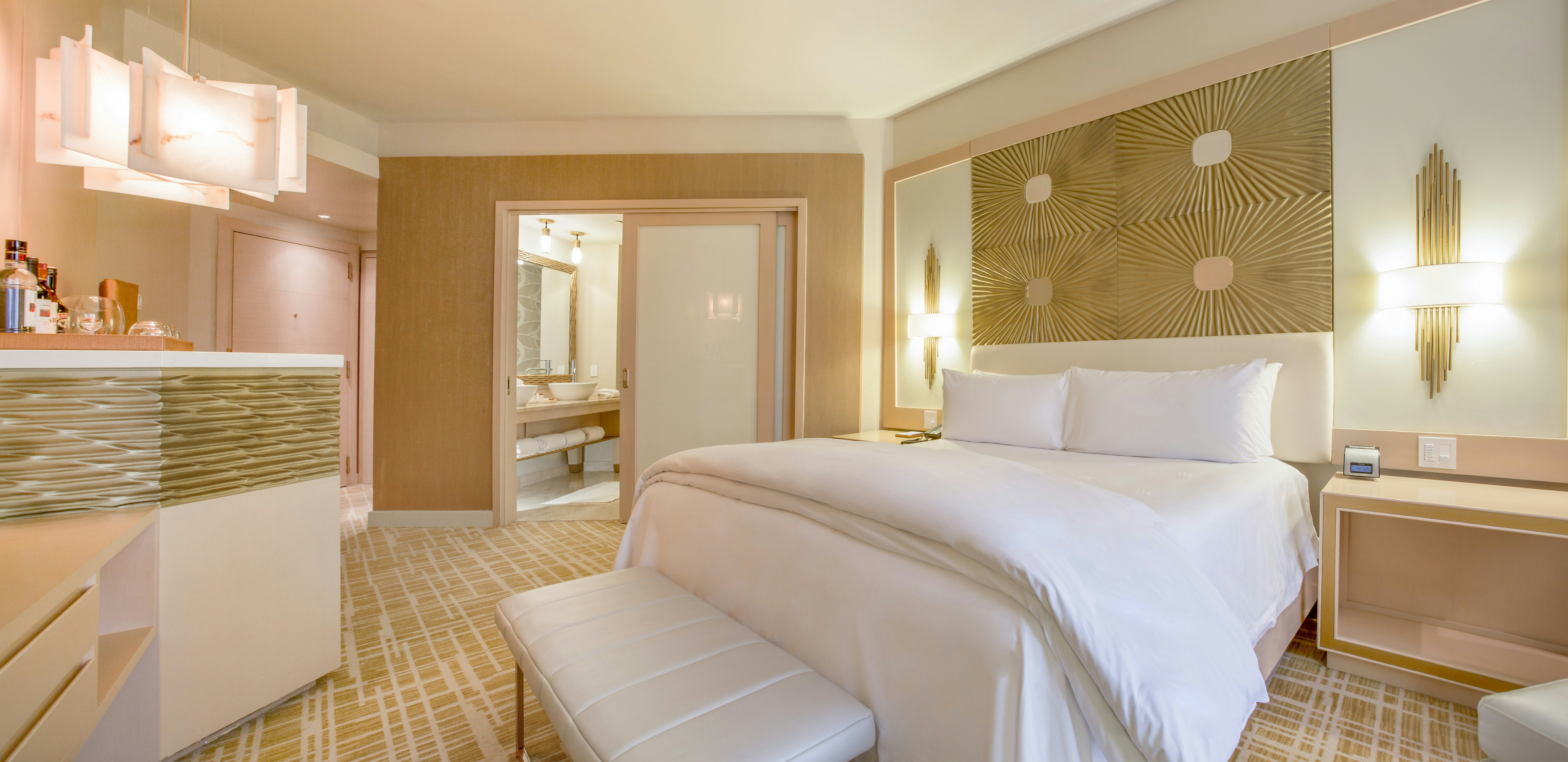DELUXE, KING BED, CITY VIEW