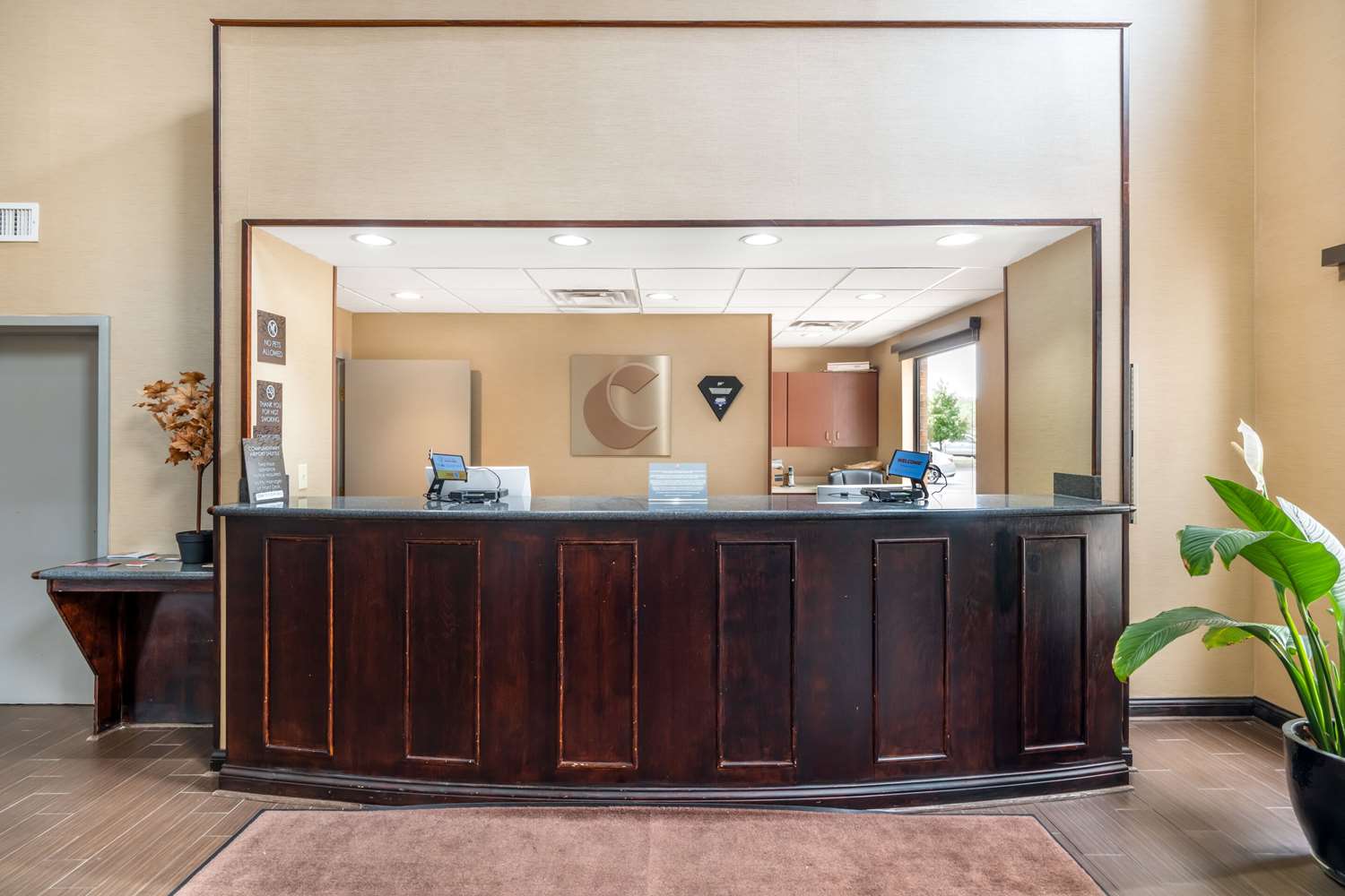 Comfort Suites Louisville Airport 6/35