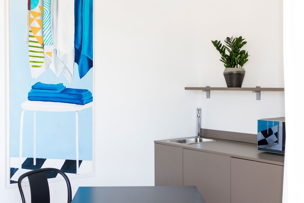 LendHotel 4/41