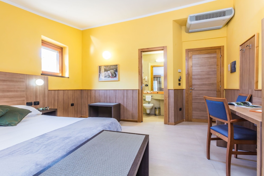 Hotel Duomo 11/73