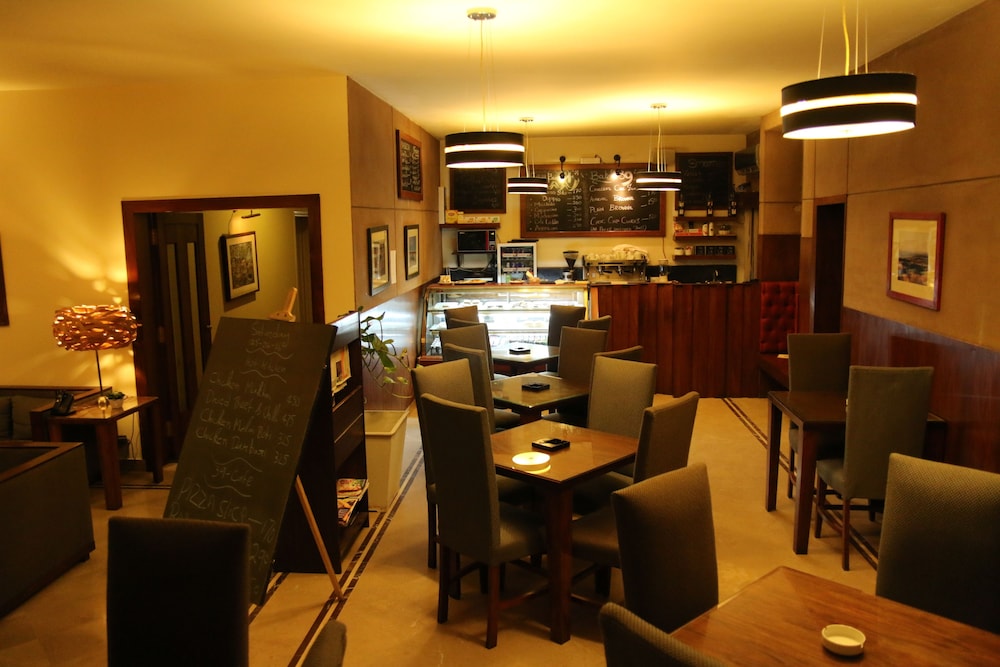 The Residency Hotel 34/43
